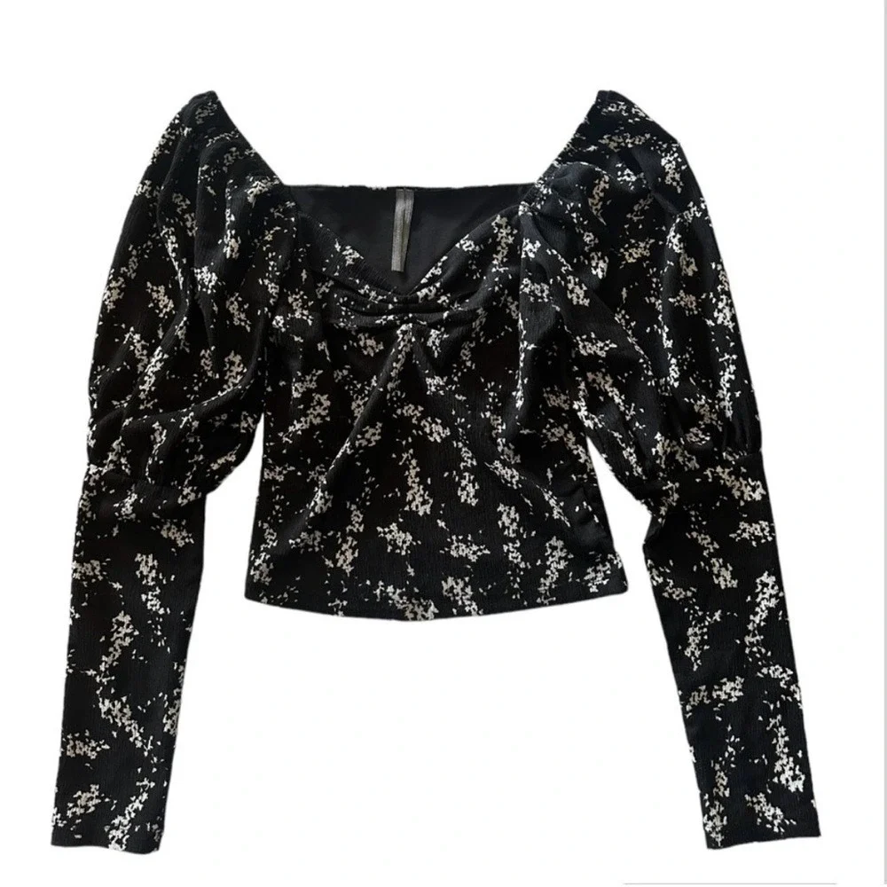 Anthropologie details puff